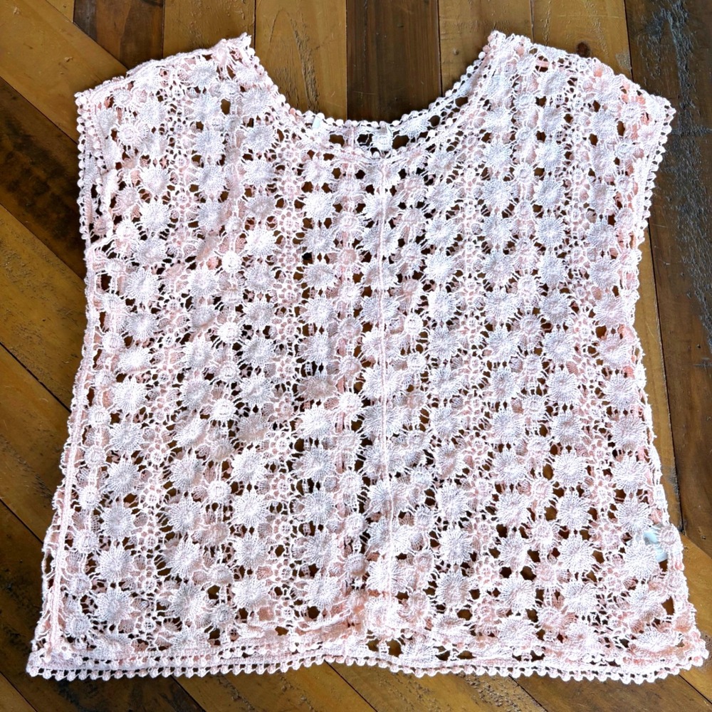 LC Lauren Conrad Pink Floral Crochet Knit Top Short Sleeve Boho Scoop Neck L/XL